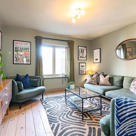 Stylish Seaside Home With King Beds And Parking Скарборо Экстерьер фото